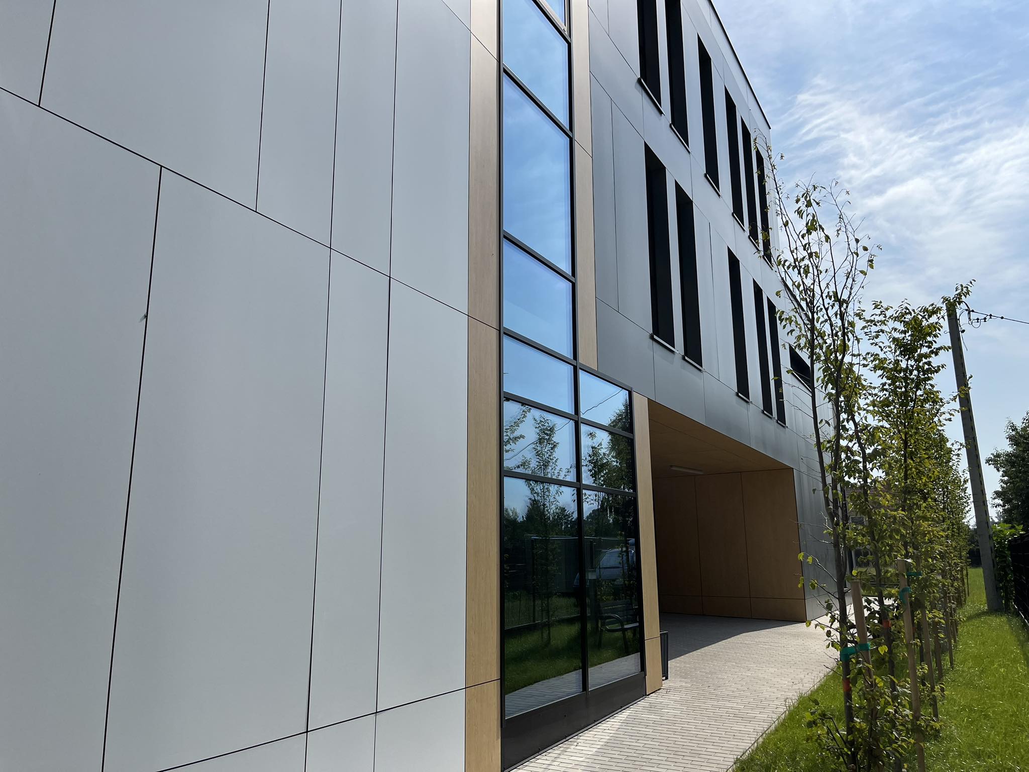 Montaż ślusarki aluminiowej – ekipa produkcyjna Progress Białystok